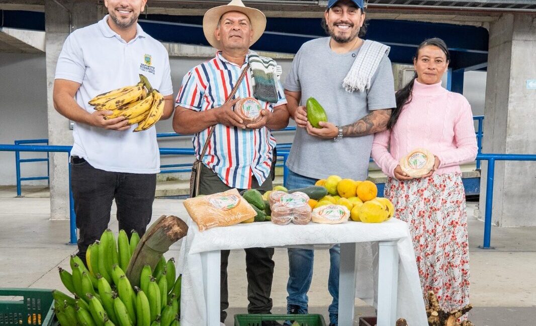 El campo de Guática (Risaralda) recibe insumos para aumentar la productividad