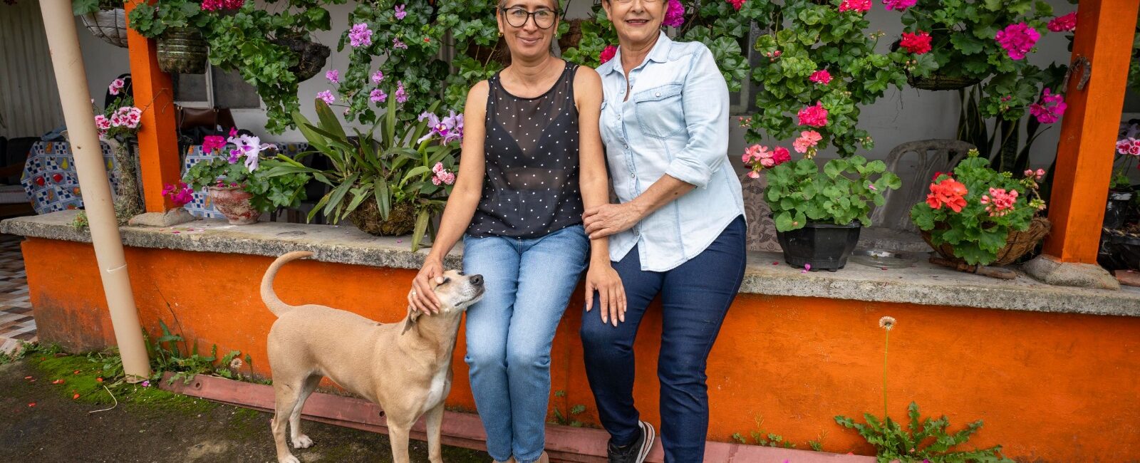 Mujer rural que transforma el campo con dedicación, esperanza y liderazgo